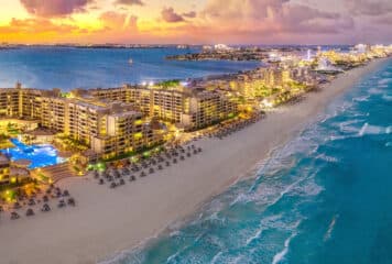 Living the night in Cancun