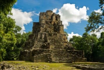 Zona arqueologica en Muyil