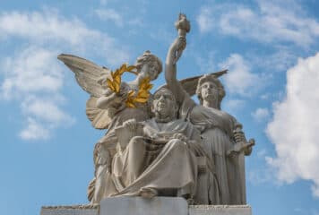 Benito Juárez Estatua conmemorativa